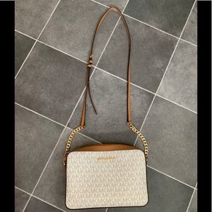 ♥️Michael Kors Crossbody Bag♥️